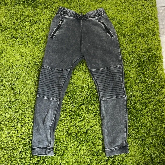 2 pairs of HM pants - Picture 4 of 4